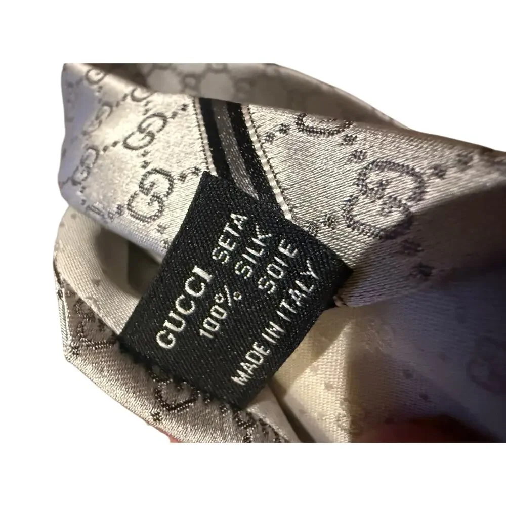 Gucci Silver GG Logo Silk Tie - Picture 9 of 10